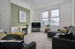 Large 4 Bedroom Home near Newcastle City Centre